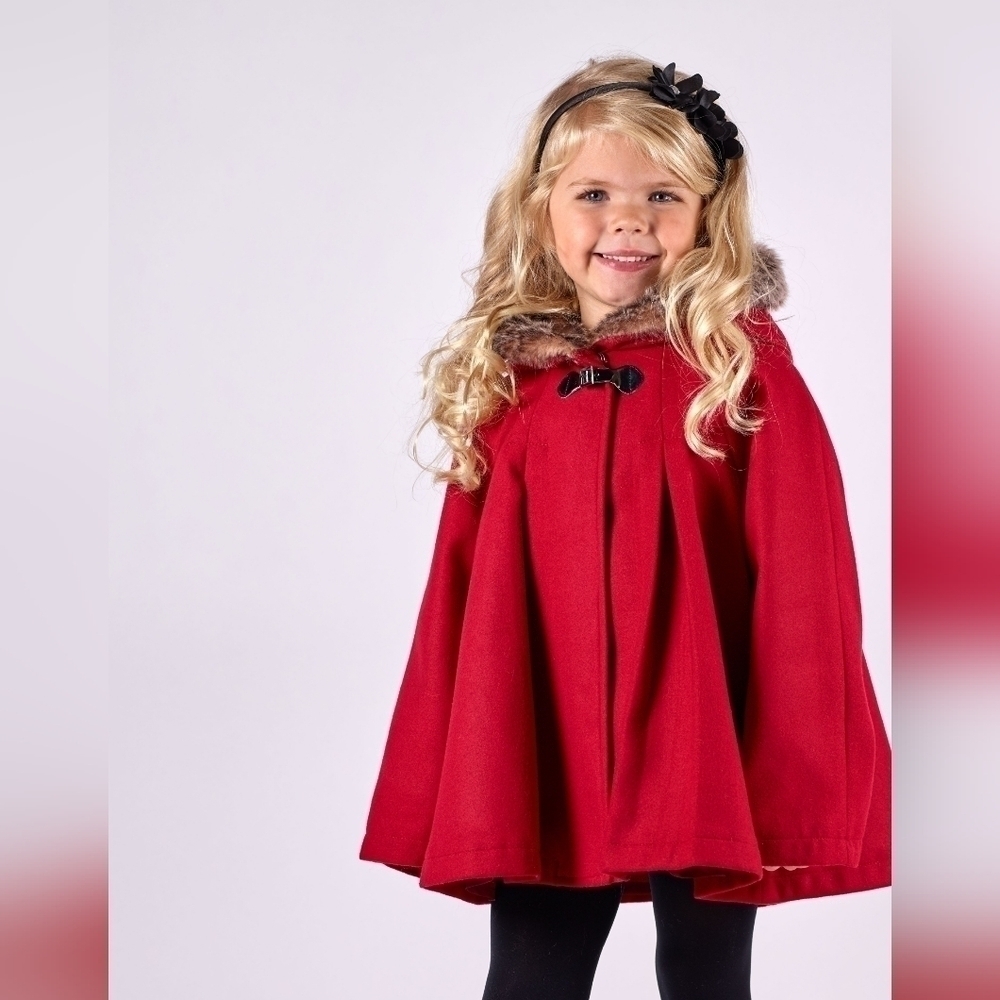 Capes/Coat - Picture 4 of 10